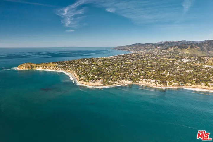 29417 Bluewater Road, Malibu, California 90265