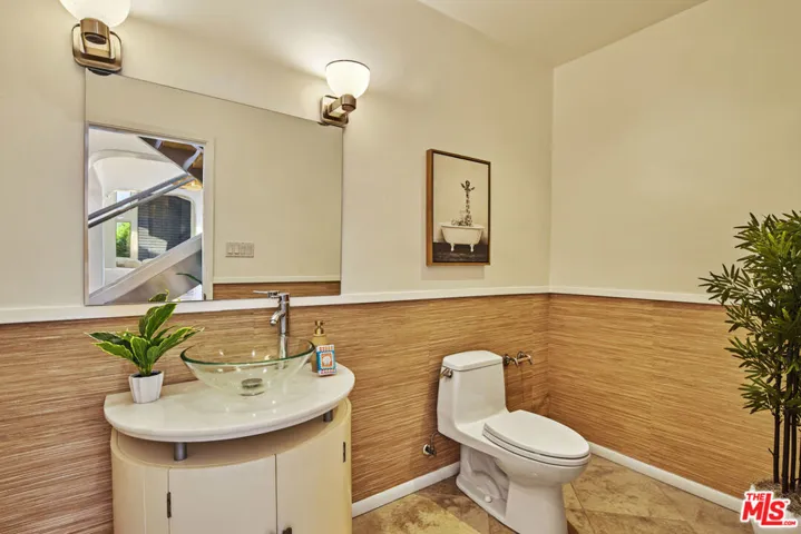 29417 Bluewater Road, Malibu, California 90265
