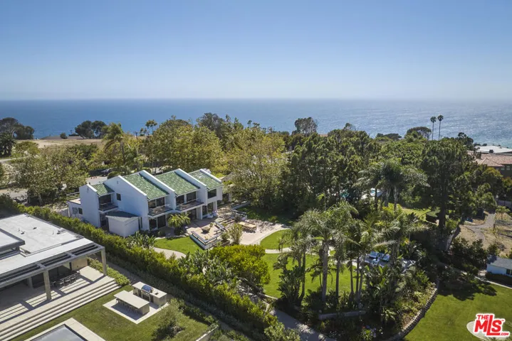 29417 Bluewater Road, Malibu, California 90265
