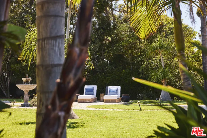 29417 Bluewater Road, Malibu, California 90265