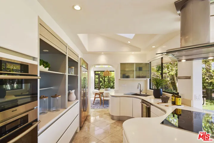 29417 Bluewater Road, Malibu, California 90265