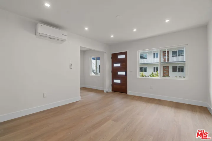 420 S Sepulveda Boulevard 6, Los Angeles, California 90049