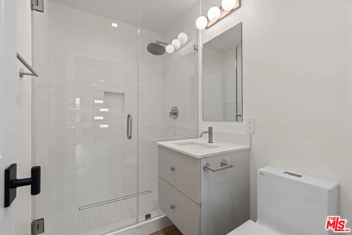420 S Sepulveda Boulevard 6, Los Angeles, California 90049