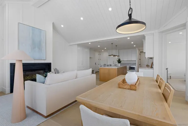 747 Orange Ave 303, Coronado, California 92118