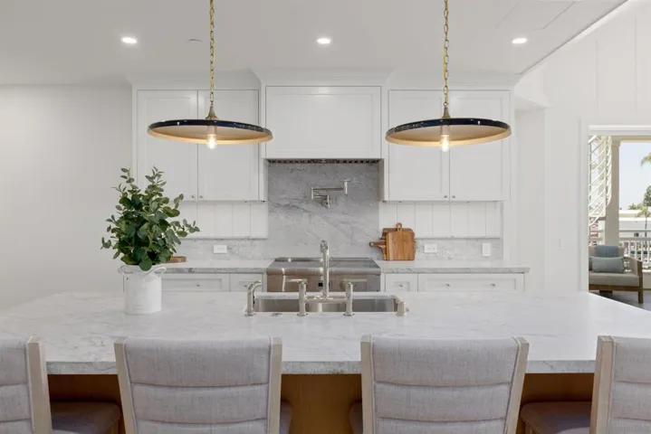 747 Orange Ave 303, Coronado, California 92118