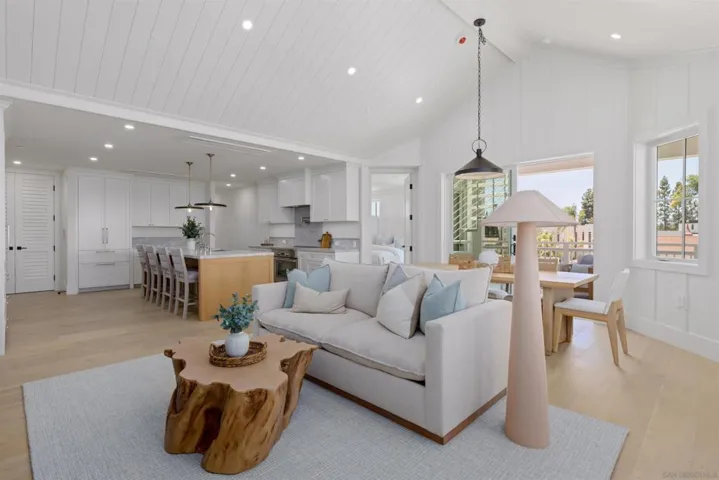 747 Orange Ave 303, Coronado, California 92118