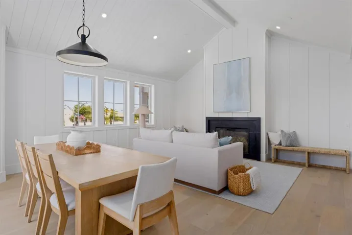 747 Orange Ave 303, Coronado, California 92118