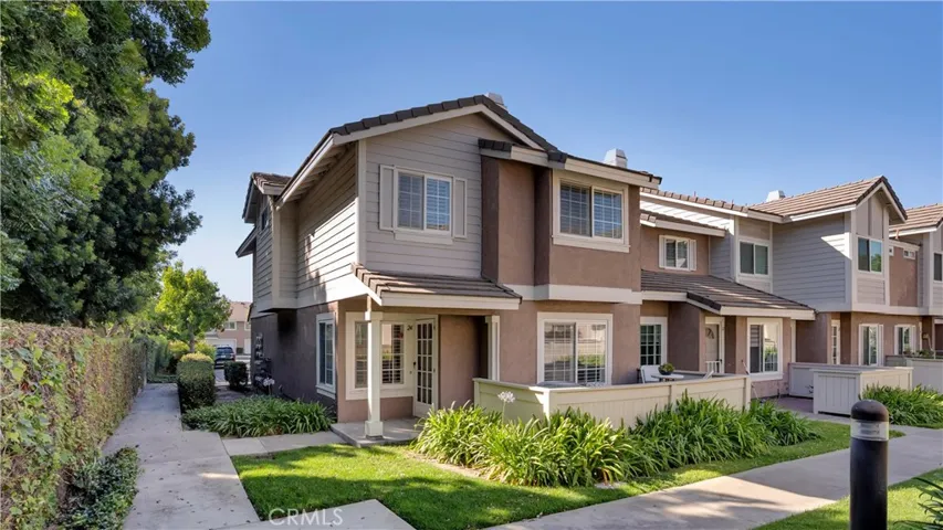 24 Christamon S, Irvine, California 92620