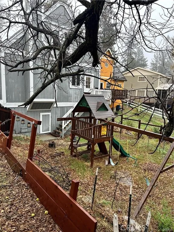 324 Forest, Crestline, California 92325 — photo 4