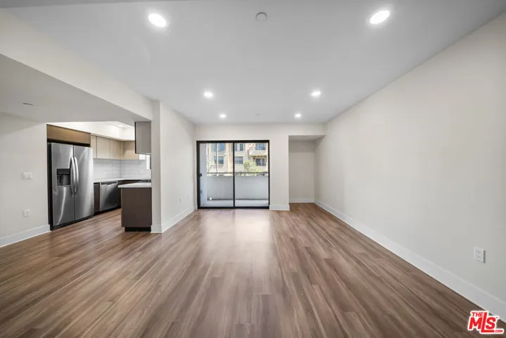 5030 Rosewood Avenue 504, Los Angeles, California 90004