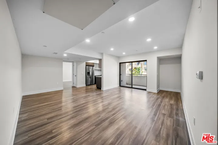 5030 Rosewood Avenue 504, Los Angeles, California 90004