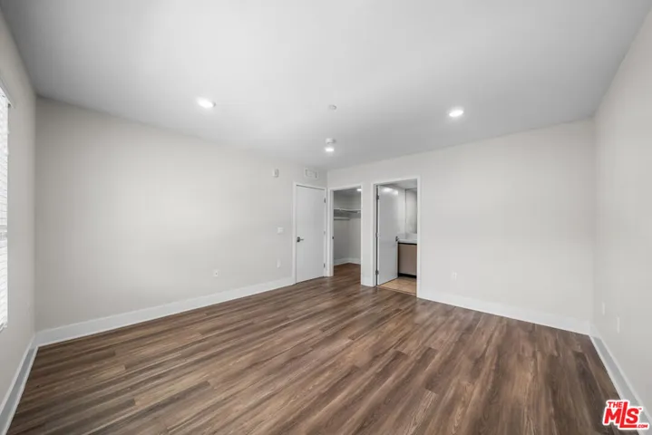 5030 Rosewood Avenue 504, Los Angeles, California 90004