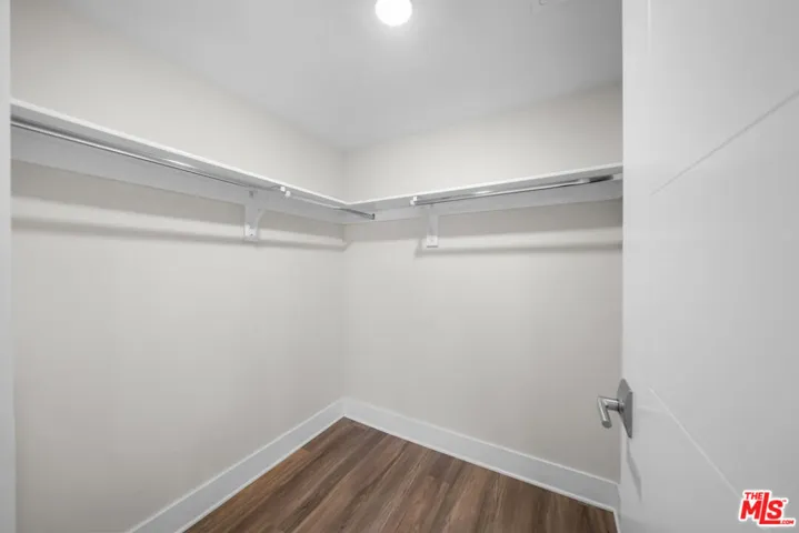 5030 Rosewood Avenue 504, Los Angeles, California 90004