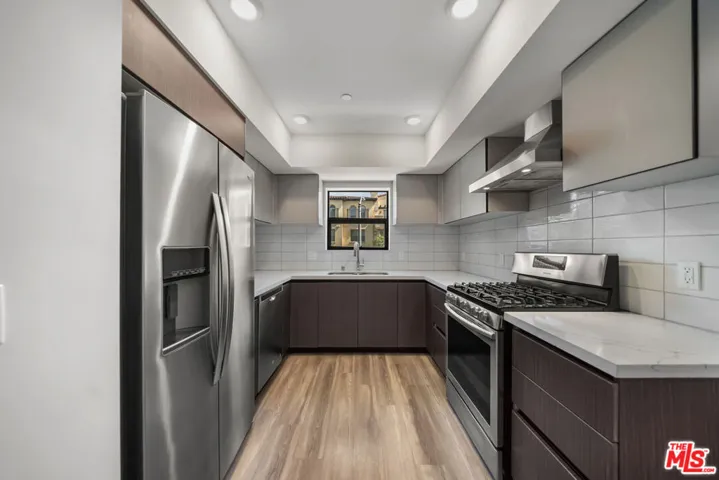 5030 Rosewood Avenue 504, Los Angeles, California 90004