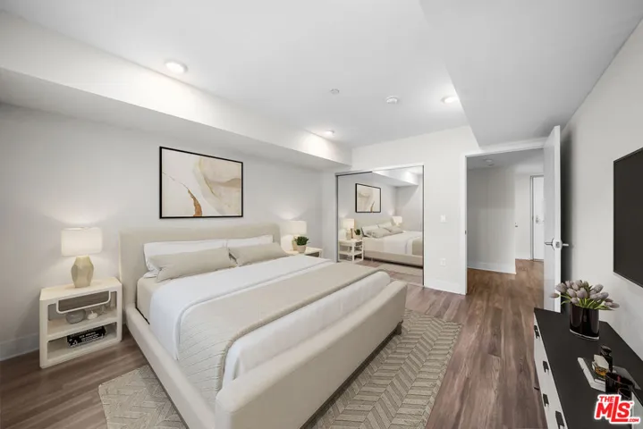 5030 Rosewood Avenue 504, Los Angeles, California 90004