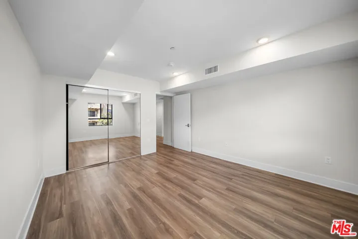 5030 Rosewood Avenue 504, Los Angeles, California 90004