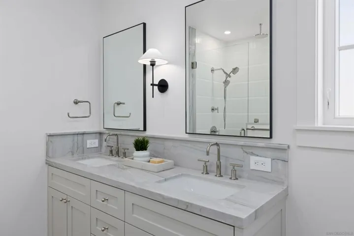 747 Orange Ave 304, Coronado, California 92118