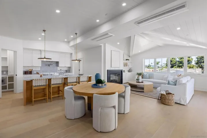747 Orange Ave 304, Coronado, California 92118