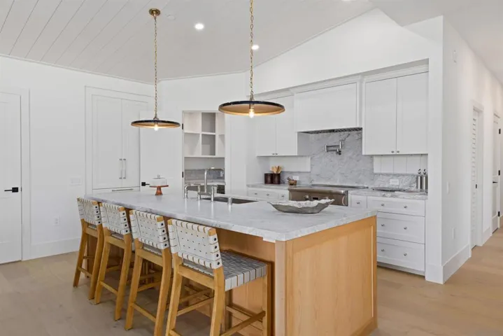 747 Orange Ave 304, Coronado, California 92118