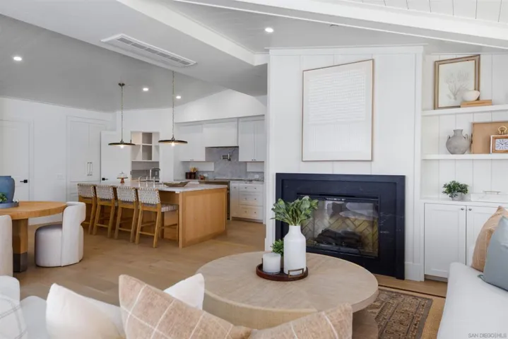 747 Orange Ave 304, Coronado, California 92118