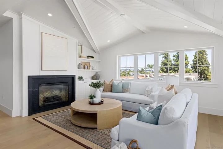 747 Orange Ave 304, Coronado, California 92118