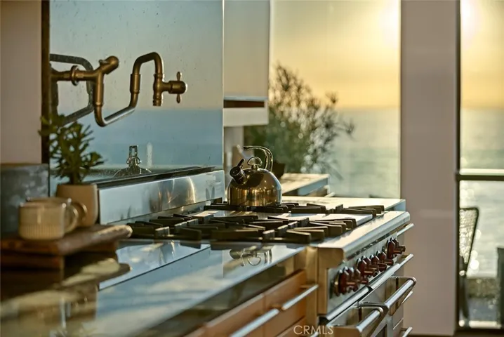 2665 Victoria Drive, Laguna Beach, California 92651