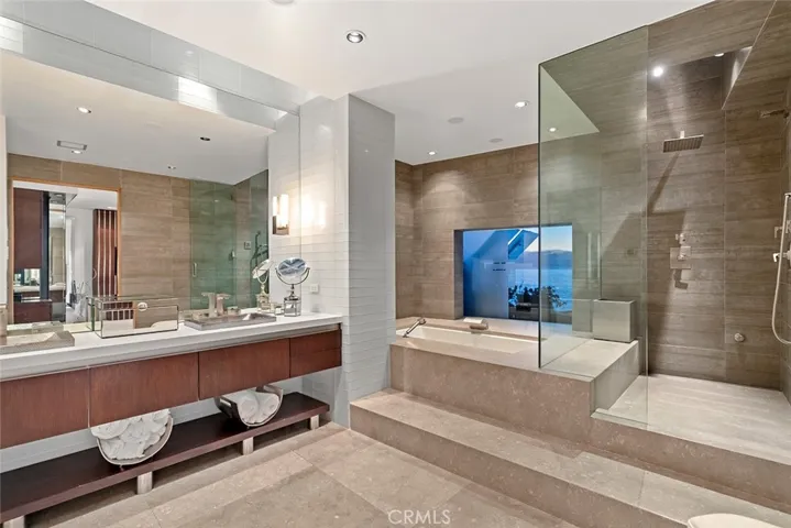 2665 Victoria Drive, Laguna Beach, California 92651