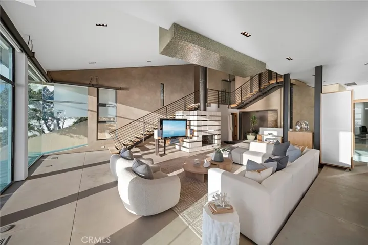 2665 Victoria Drive, Laguna Beach, California 92651