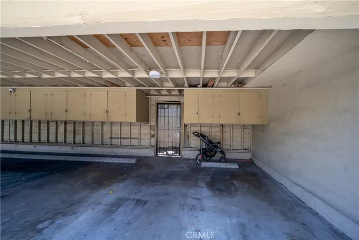 11138 Aqua Vista 17, Studio City, California 91602
