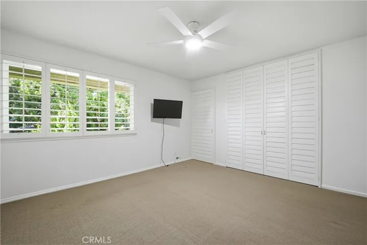 11138 Aqua Vista 17, Studio City, California 91602