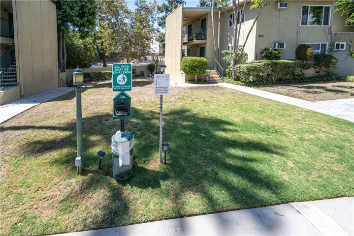 11138 Aqua Vista 17, Studio City, California 91602
