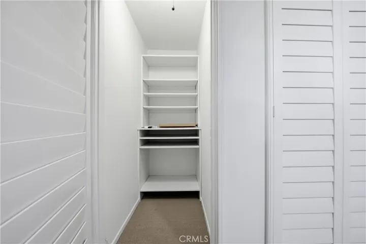 11138 Aqua Vista 17, Studio City, California 91602