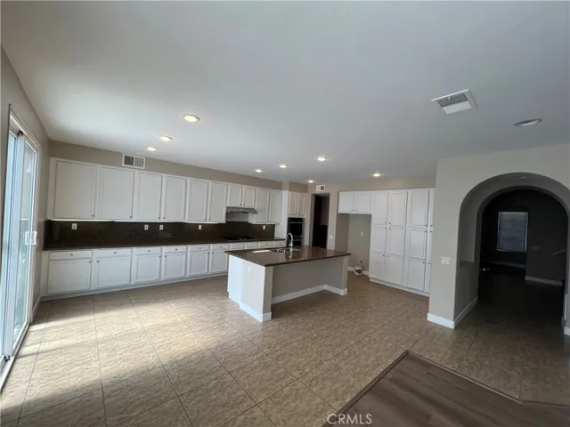 6686 Sand Dunes, Eastvale, California 92880