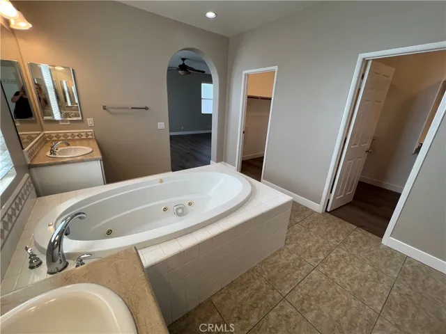 6686 Sand Dunes, Eastvale, California 92880