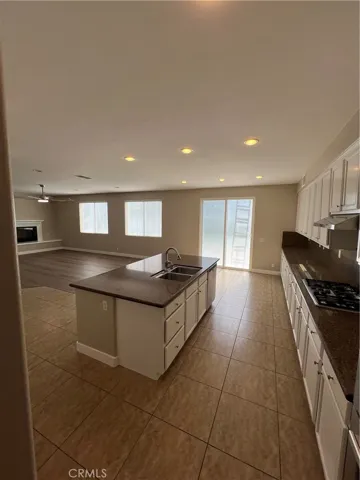 6686 Sand Dunes, Eastvale, California 92880