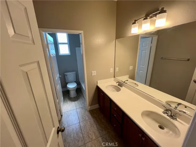 6686 Sand Dunes, Eastvale, California 92880