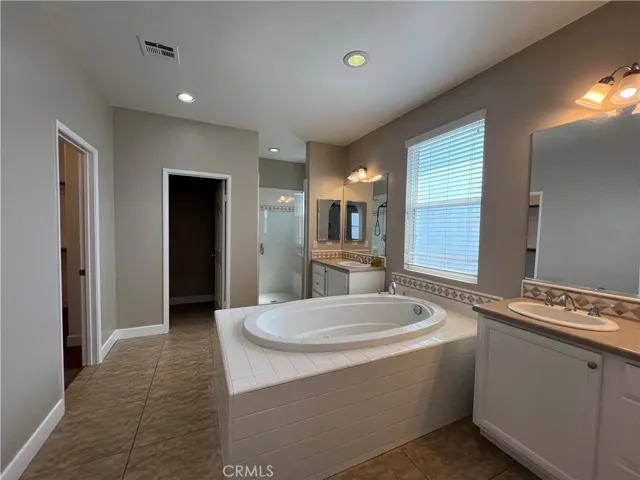6686 Sand Dunes, Eastvale, California 92880