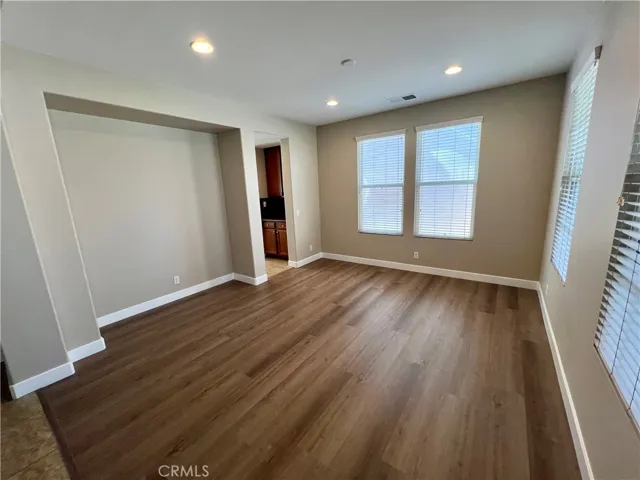 6686 Sand Dunes, Eastvale, California 92880