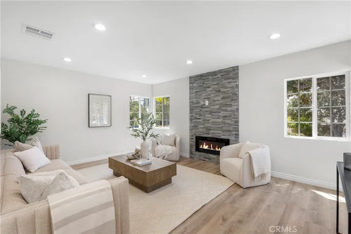 3362 Colonial, Los Angeles, California 90066