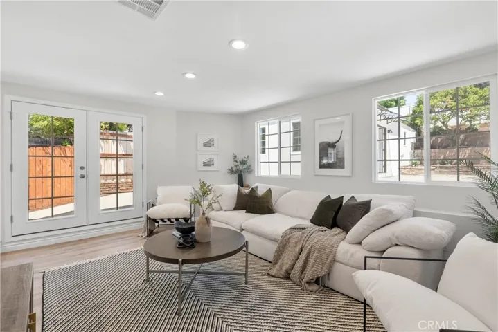 3362 Colonial, Los Angeles, California 90066