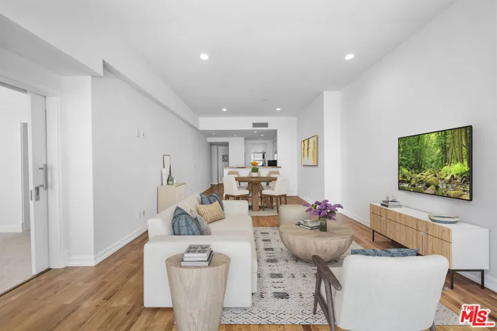 900 W Olympic Boulevard 31e, Los Angeles, California 90015