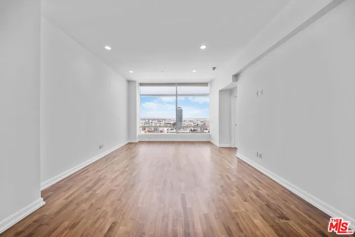 900 W Olympic Boulevard 31e, Los Angeles, California 90015