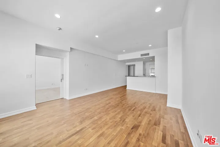 900 W Olympic Boulevard 31e, Los Angeles, California 90015