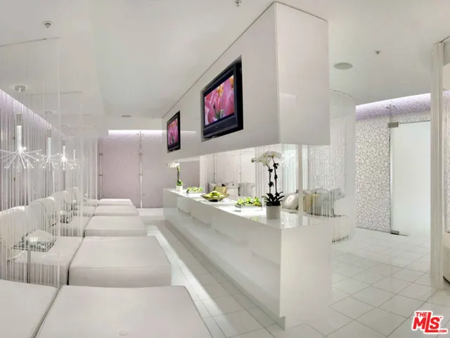 900 W Olympic Boulevard 31e, Los Angeles, California 90015