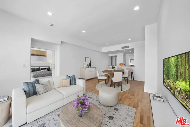 900 W Olympic Boulevard 31e, Los Angeles, California 90015