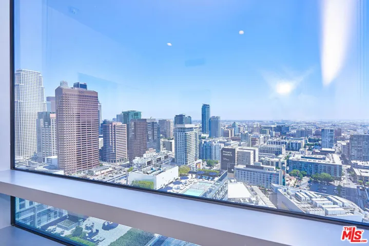 900 W Olympic Boulevard 31e, Los Angeles, California 90015