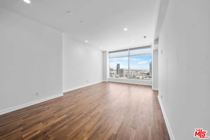 900 W Olympic Boulevard 31e, Los Angeles, California 90015