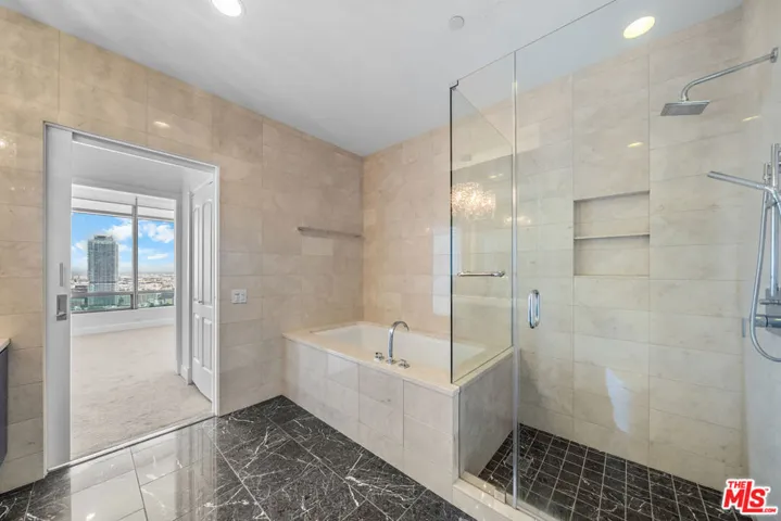 900 W Olympic Boulevard 31e, Los Angeles, California 90015