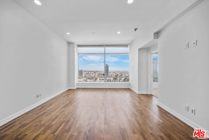900 W Olympic Boulevard 31e, Los Angeles, California 90015
