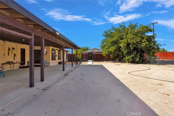 13889 Olathe Road, Apple Valley, California 92307